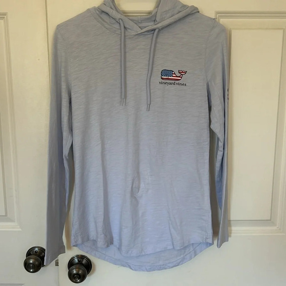 Vineyard vines flag whale shirt size XS long blue flag day hoodie Fourth of July - Picture 1 of 6